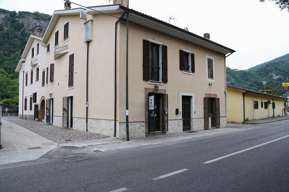 Il Casolare Della Cascata Hotel Терни Екстериор снимка