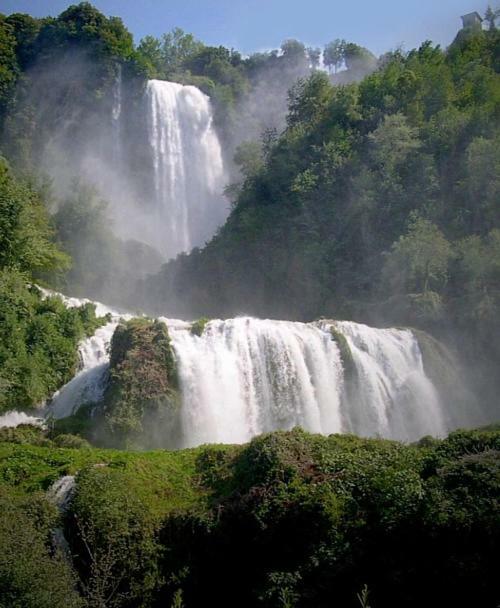 Il Casolare Della Cascata Hotel Терни Екстериор снимка